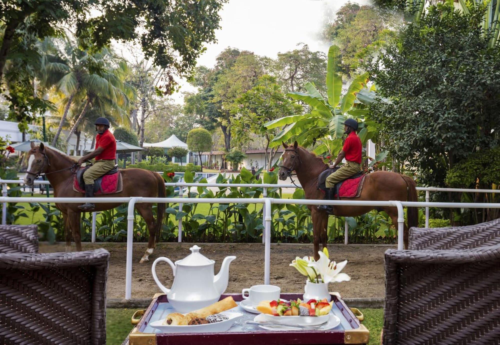 Jehan Numa Palace Hotel Бхопал Экстерьер фото