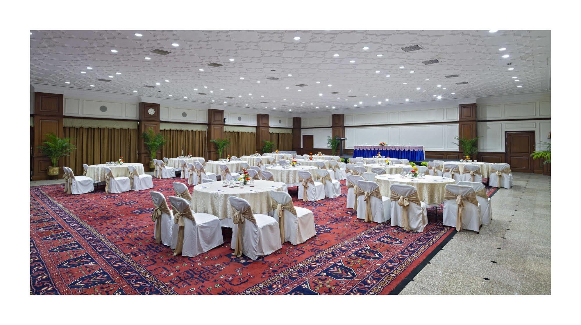 Jehan Numa Palace Hotel Бхопал Экстерьер фото